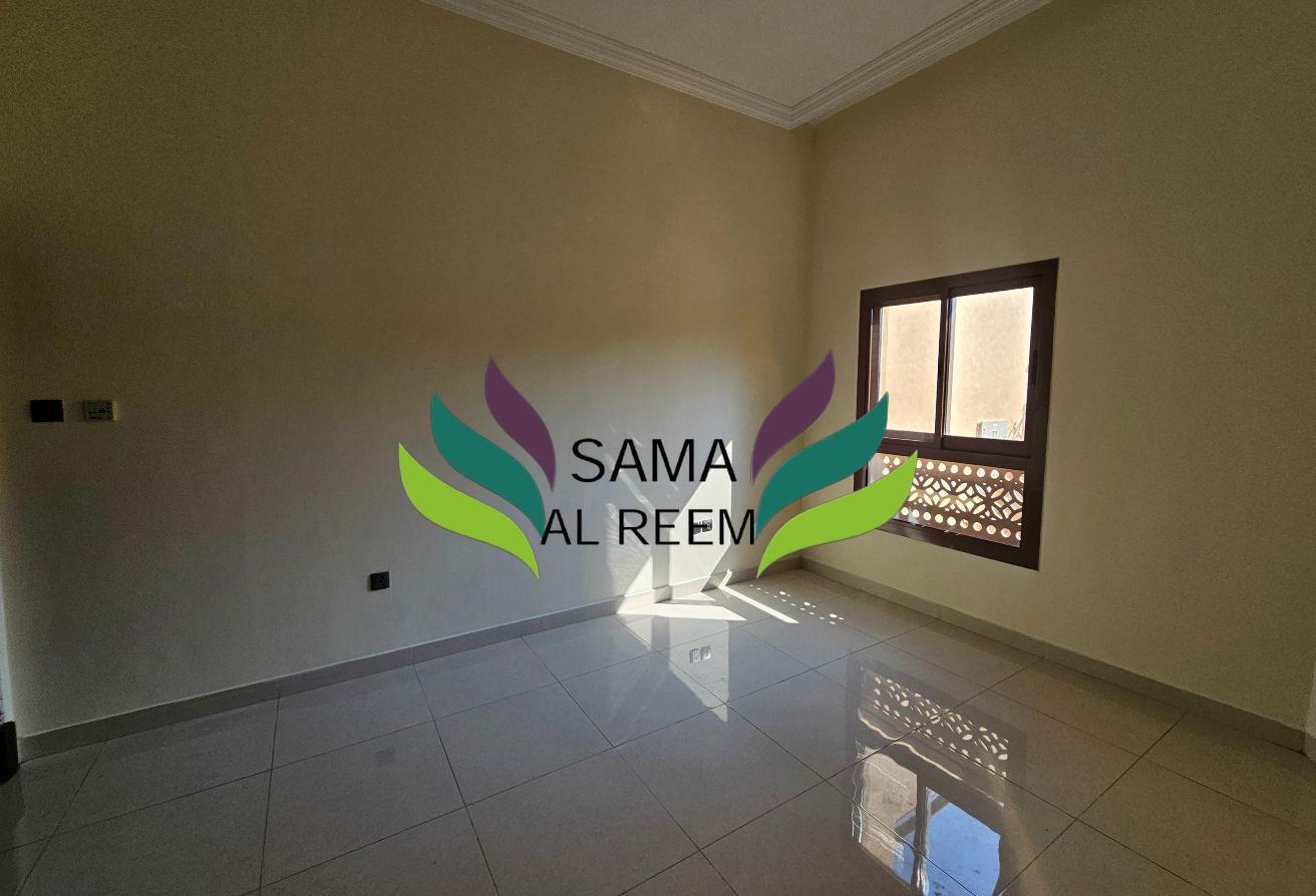 4 Bed Compound Villa | Jumeirah 1 | Shared Pool photo 17