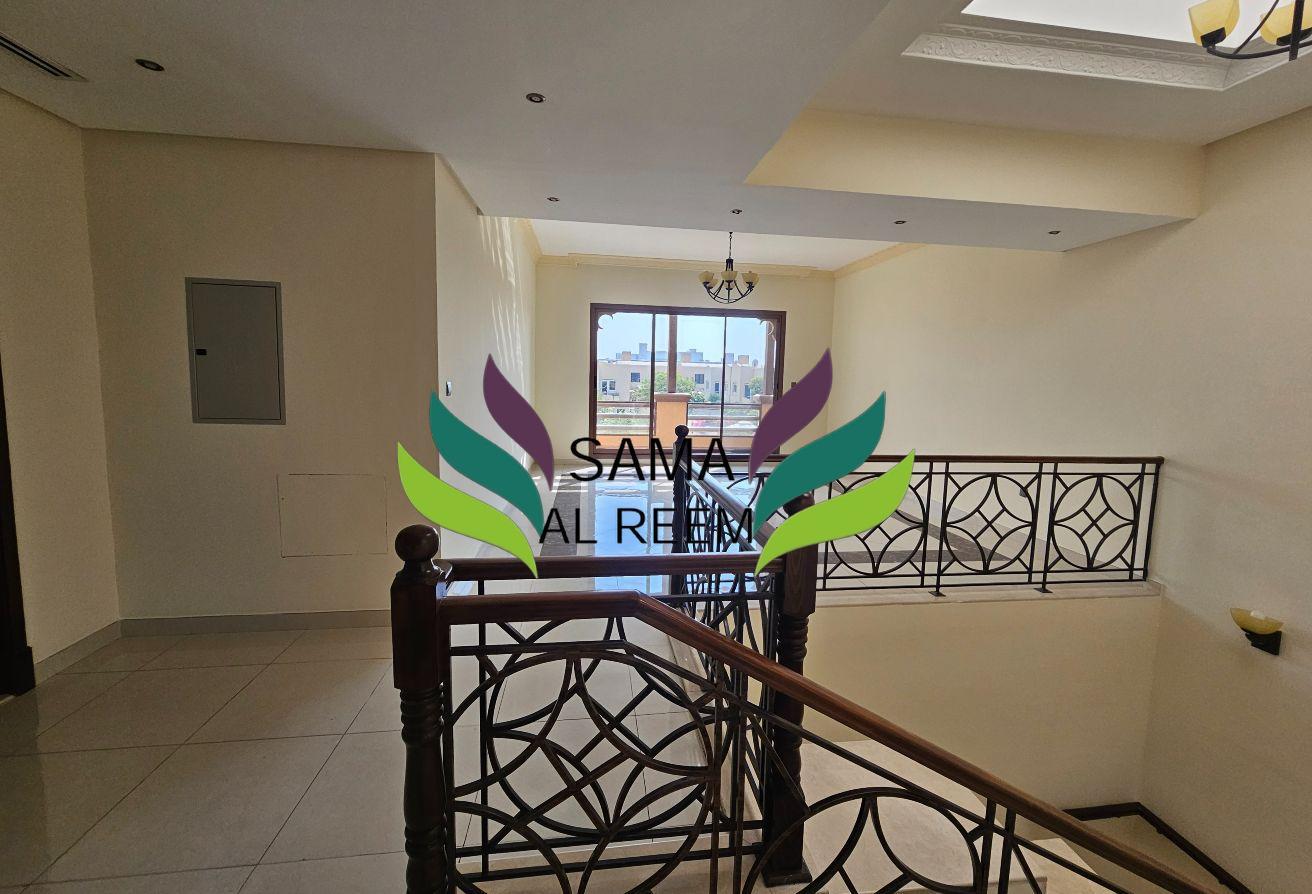 4 Bed Compound Villa | Jumeirah 1 | Shared Pool photo 12