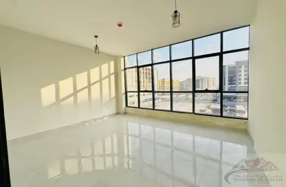 شقة - 2 غرف نوم - 3 حمامات للايجار في بناية مويليح 29 - مويلح - الشارقة