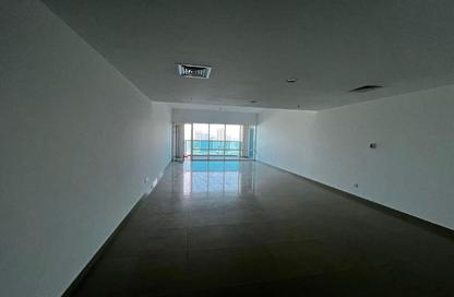 Apartment - 3 Bedrooms - 4 Bathrooms for rent in Al Khan Corniche - Al Khan - Sharjah