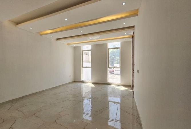 114598628 - Property Image 3