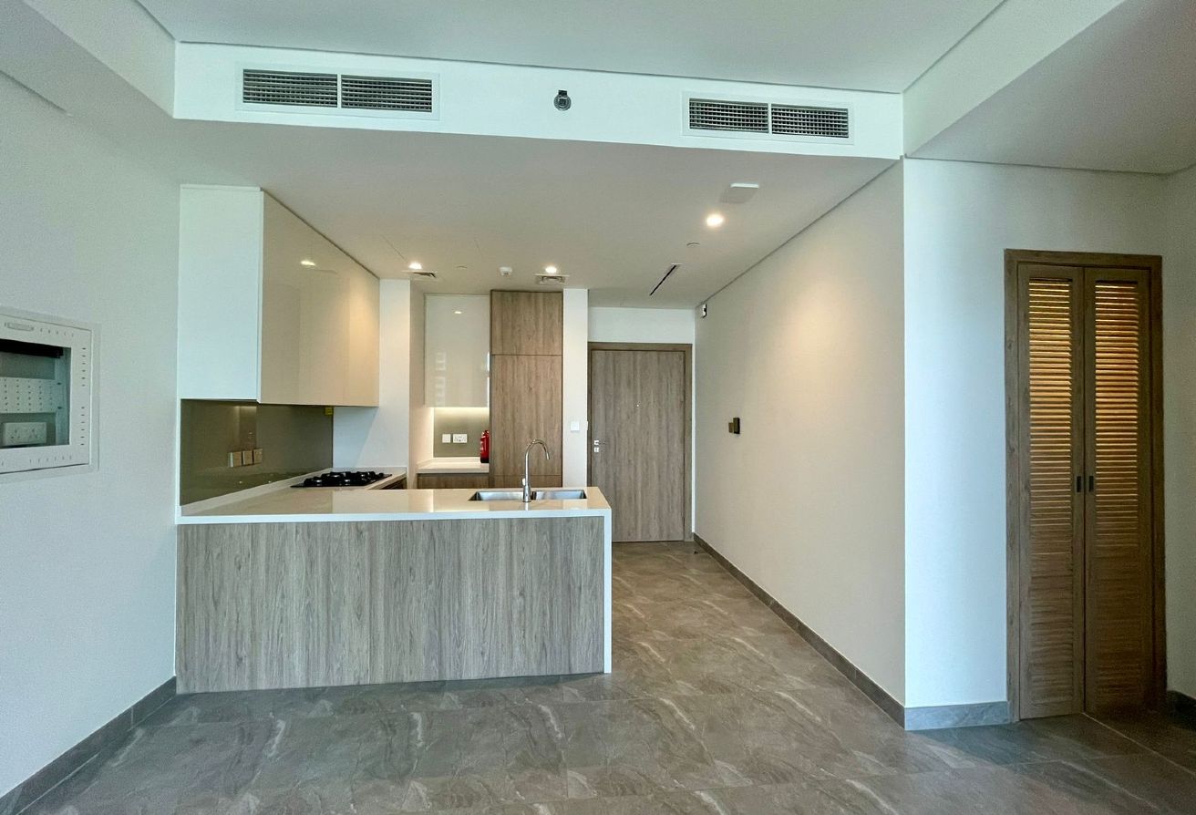 Canal View Apartment | Prime Business Bay — image 10