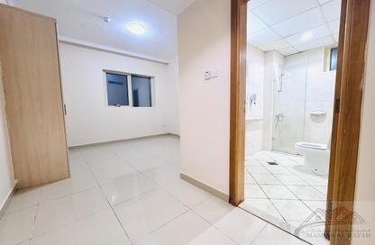 Apartment - 2 Bedrooms - 3 Bathrooms for rent in Muwaileh 29 Building - Muwaileh - Sharjah