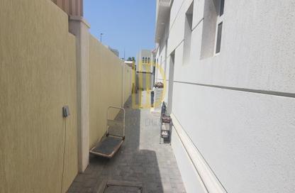Villa - 4 Bedrooms - 6 Bathrooms for rent in Al Quoz 2 - Al Quoz - Dubai