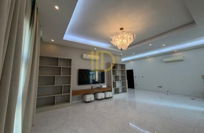 Villa - 4 Bedrooms - 6 Bathrooms for rent in Al Quoz 2 - Al Quoz - Dubai