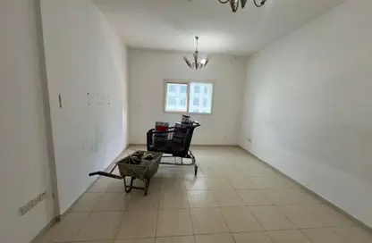 شقة - غرفة نوم - 1 حمام للايجار في شارع التعاون الجديد - التعاون - الشارقة شقة - غرفة نوم - 1 حمام للايجار في شارع التعاون الجديد - التعاون - الشارقة