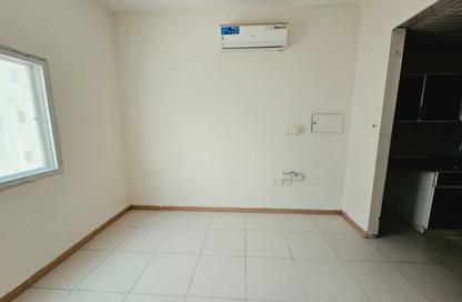 Apartment - Studio - 1 for rent in Fire Station Road - Muwaileh - Sharjah