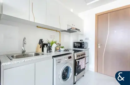 شقة - 1 حمام للايجار في ميلينيوم بن غاطي ريزيدنسز - الخليج التجاري - دبي