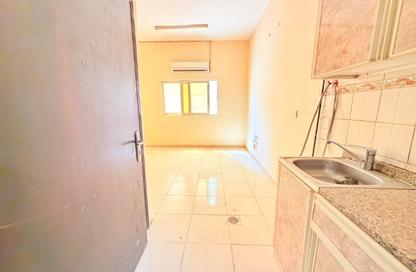 Apartment - Studio - 1 for rent in Fire Station Road - Muwaileh - Sharjah Apartment - Studio - 1 for rent in Fire Station Road - Muwaileh - Sharjah