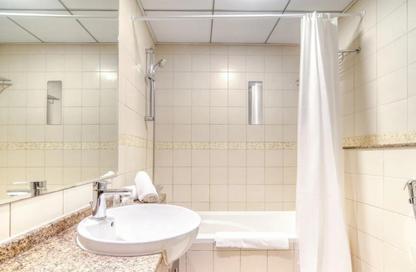 Apartment - Studio - 1 Bathroom for rent in Bay Central Tower West - Bay Central - Dubai Marina - Dubai