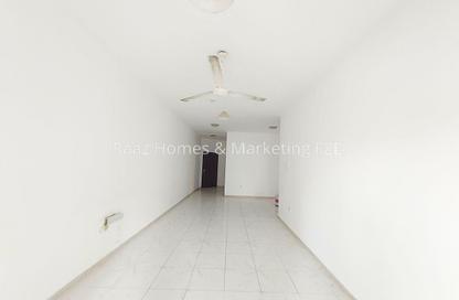 Apartment - 1 - 1 for rent in Al Amal Building - Um Altaraffa - Sharjah
