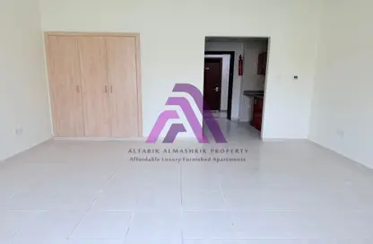 Apartment - Studio - 1 Bathroom for rent in Building IC1-EMR-23 - Emirates Cluster - International City - Dubai