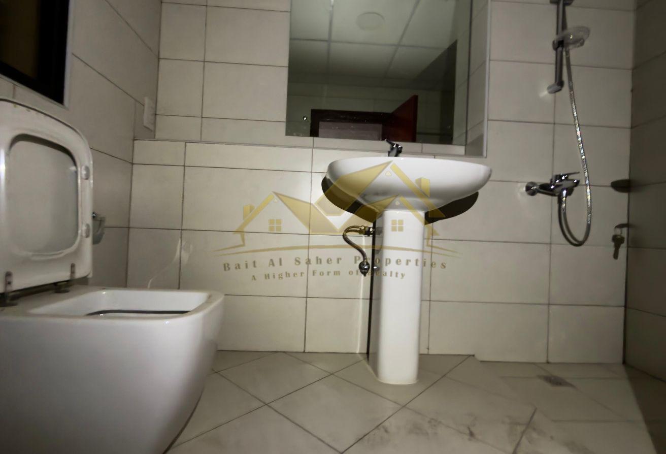 2 BR Apartment in Bur Dubai | Balcony photo 12