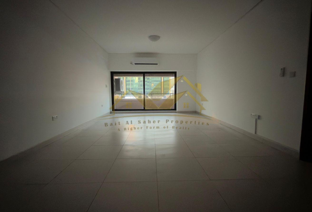 2 BR Apartment in Bur Dubai | Balcony photo 5