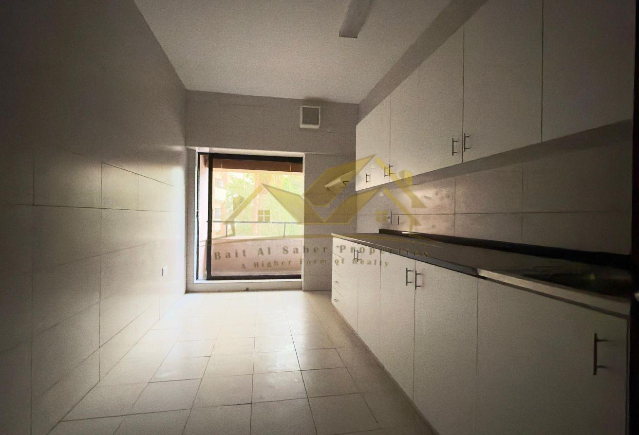 2 BR Apartment in Bur Dubai | Balcony photo 11