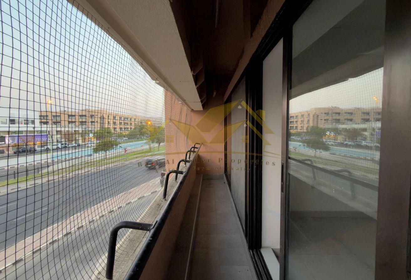 2 BR Apartment in Bur Dubai | Balcony photo 4