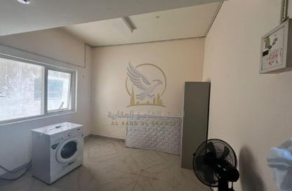 Apartment - Studio - 1 Bathroom for rent in Al Nabaa Building - Al Naba'ah - Al Sharq - Sharjah