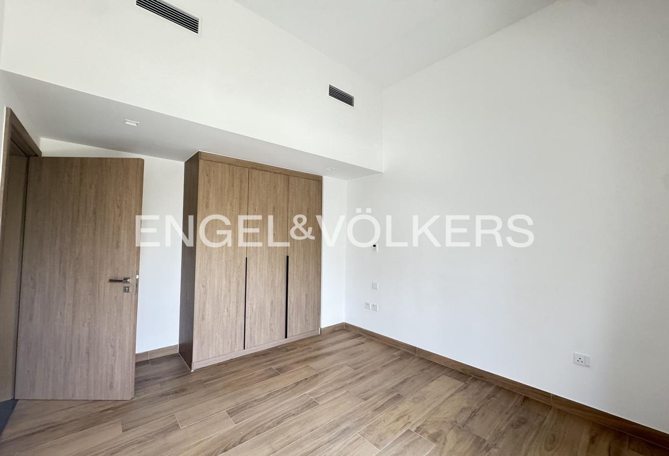 Internal Location | Vacant | Maids Room photo 9