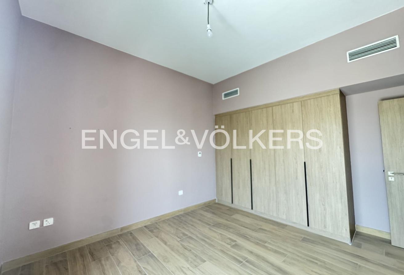 Internal Location | Vacant | Maids Room photo 8