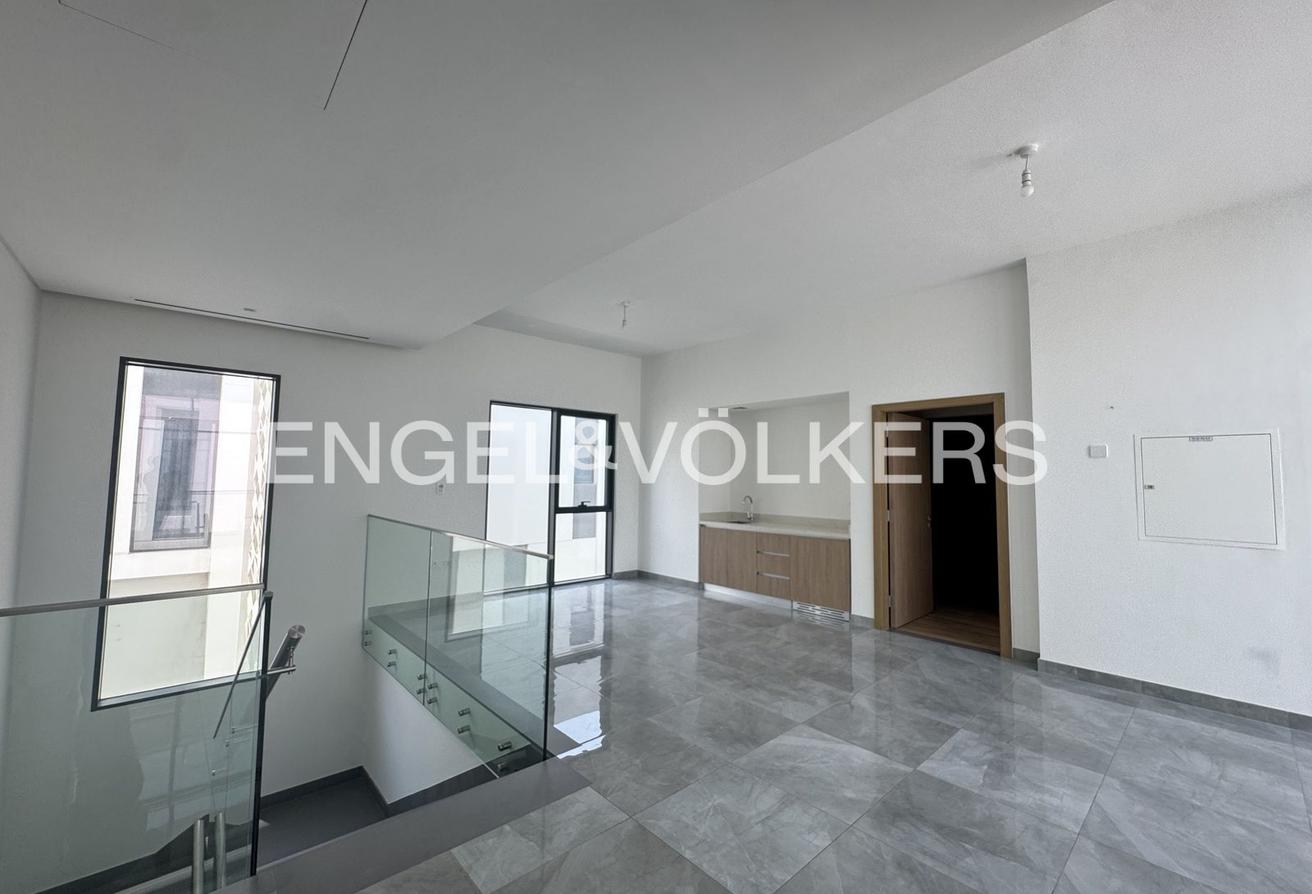 Internal Location | Vacant | Maids Room photo 10