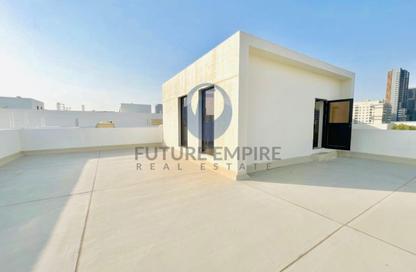 Villa - 5 - 6 for rent in Al Mankhool - Bur Dubai - Dubai