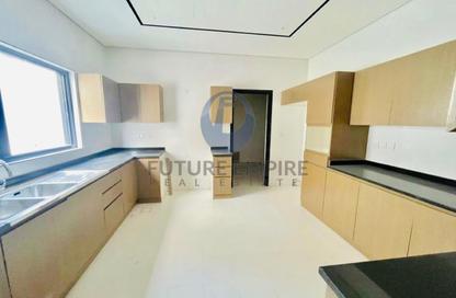 Villa - 5 - 6 for rent in Al Mankhool - Bur Dubai - Dubai