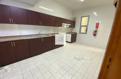 شقة - 2 غرف نوم - 3 حمامات للايجار في برج الفطيم - منطقة الرقة - ديرة - دبي