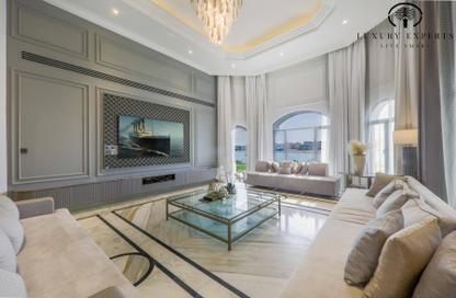 Villa - 4 - 4 for rent in Garden Homes Frond C - Garden Homes - Palm Jumeirah - Dubai