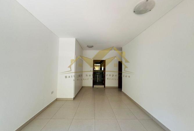 3 BR Apartment in Bur Dubai| Balcony | Store room photo 3