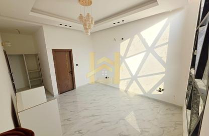Villa - 5 Bedrooms - 7 Bathrooms for sale in Al Yasmeen 1 - Al Yasmeen - Ajman