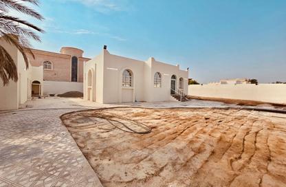 Villa - 4 Bedrooms - 5 Bathrooms for rent in Al Nouf 1 - Al Nouf - Sharjah