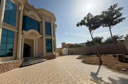 Villa - 7 Bedrooms - 7+ Bathrooms for rent in Julfar - Ras Al Khaimah