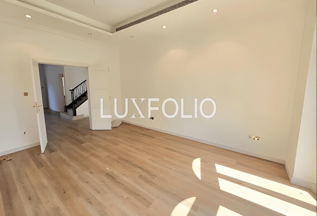 Semi Upgraded | Vacant | Unfurnished photo 11