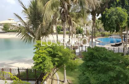 Villa - 4 Bedrooms - 5 Bathrooms for rent in Canal Cove Frond F - Canal Cove Villas - Palm Jumeirah - Dubai Villa - 4 Bedrooms - 5 Bathrooms for rent in Canal Cove Frond F - Canal Cove Villas - Palm Jumeirah - Dubai