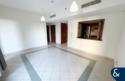 Apartment - 1 Bedroom - 1 Bathroom for rent in Golf Tower 3 - Golf Towers - The Views - Dubai Apartment - 1 Bedroom - 1 Bathroom for rent in Golf Tower 3 - Golf Towers - The Views - Dubai