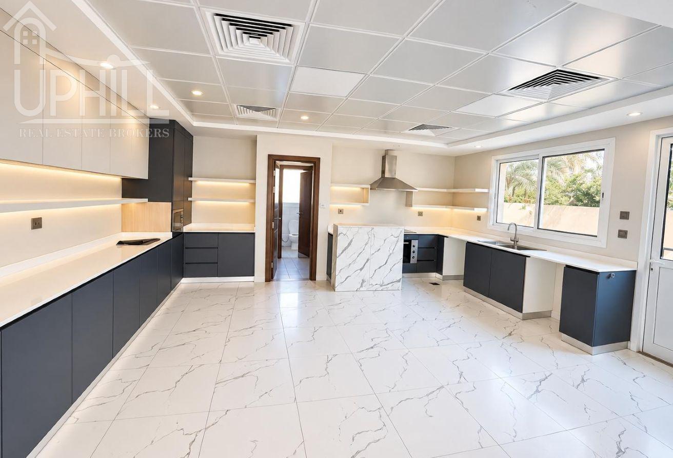 Spacious 6 Beds Independent Villa Prime Location photo 5