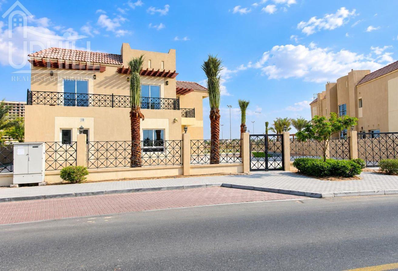 Spacious 6 Beds Independent Villa Prime Location photo 24