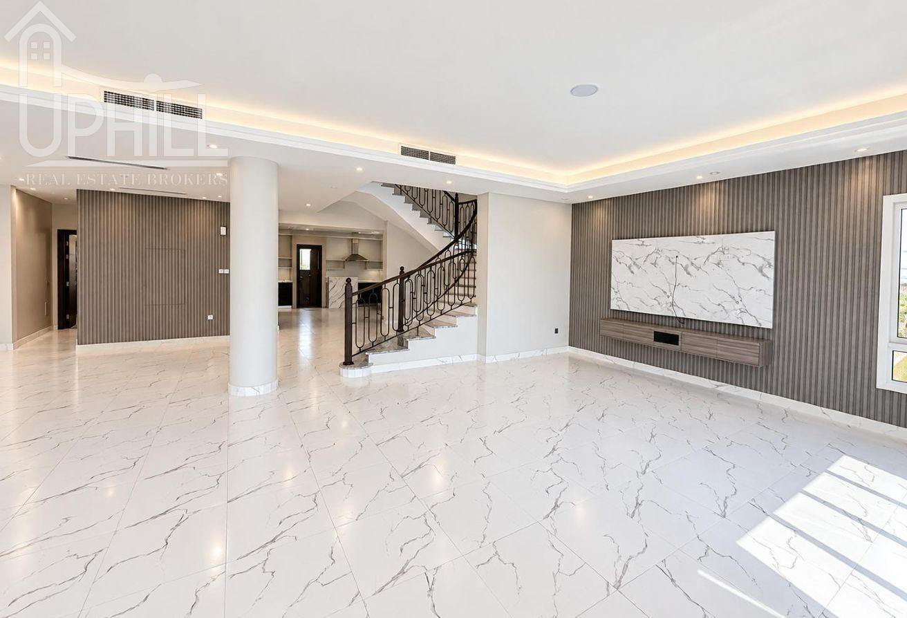 Spacious 6 Beds Independent Villa Prime Location photo 19