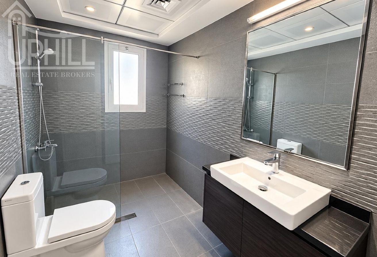 Spacious 6 Beds Independent Villa Prime Location photo 7