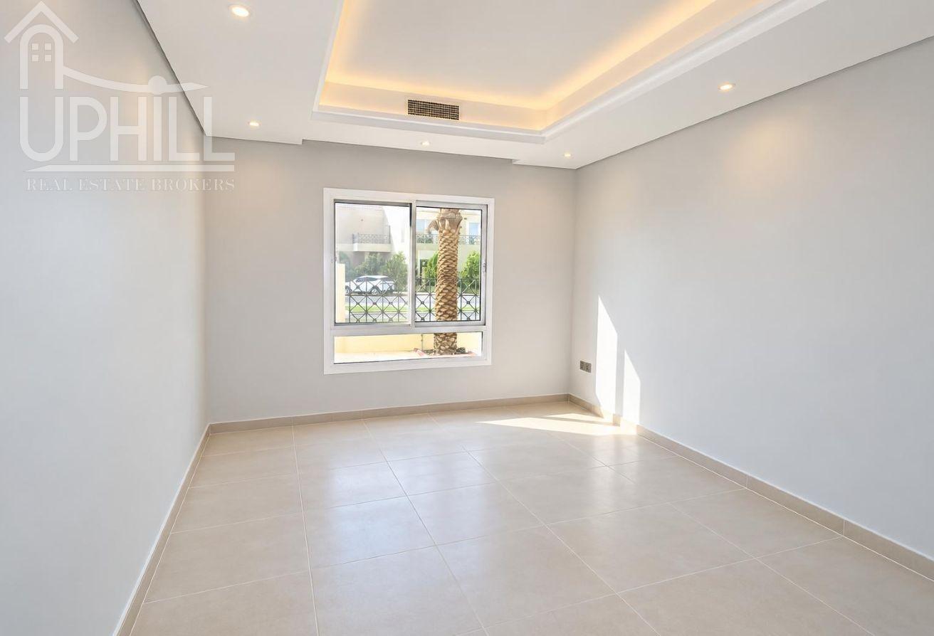 Spacious 6 Beds Independent Villa Prime Location photo 14