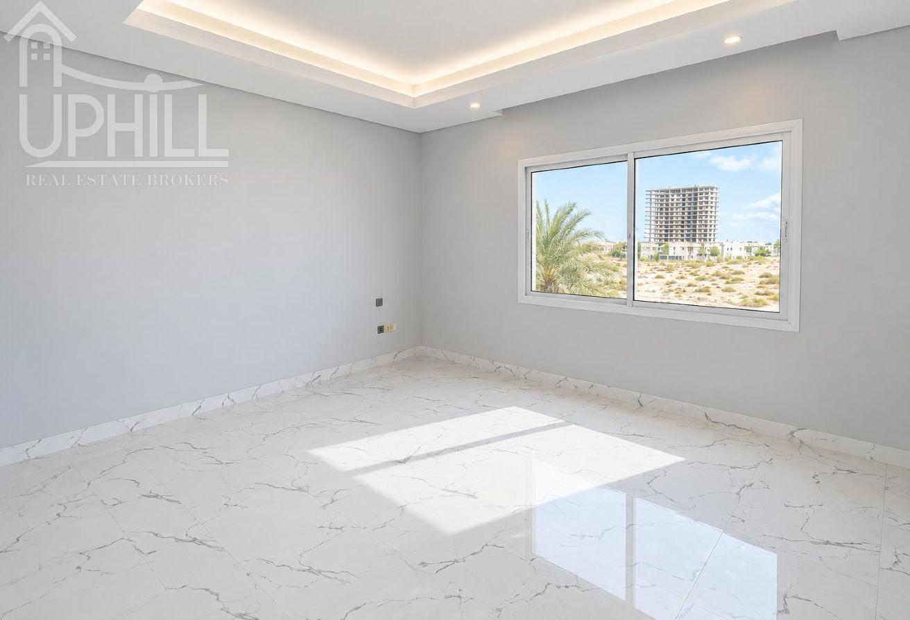 Spacious 6 Beds Independent Villa Prime Location photo 10
