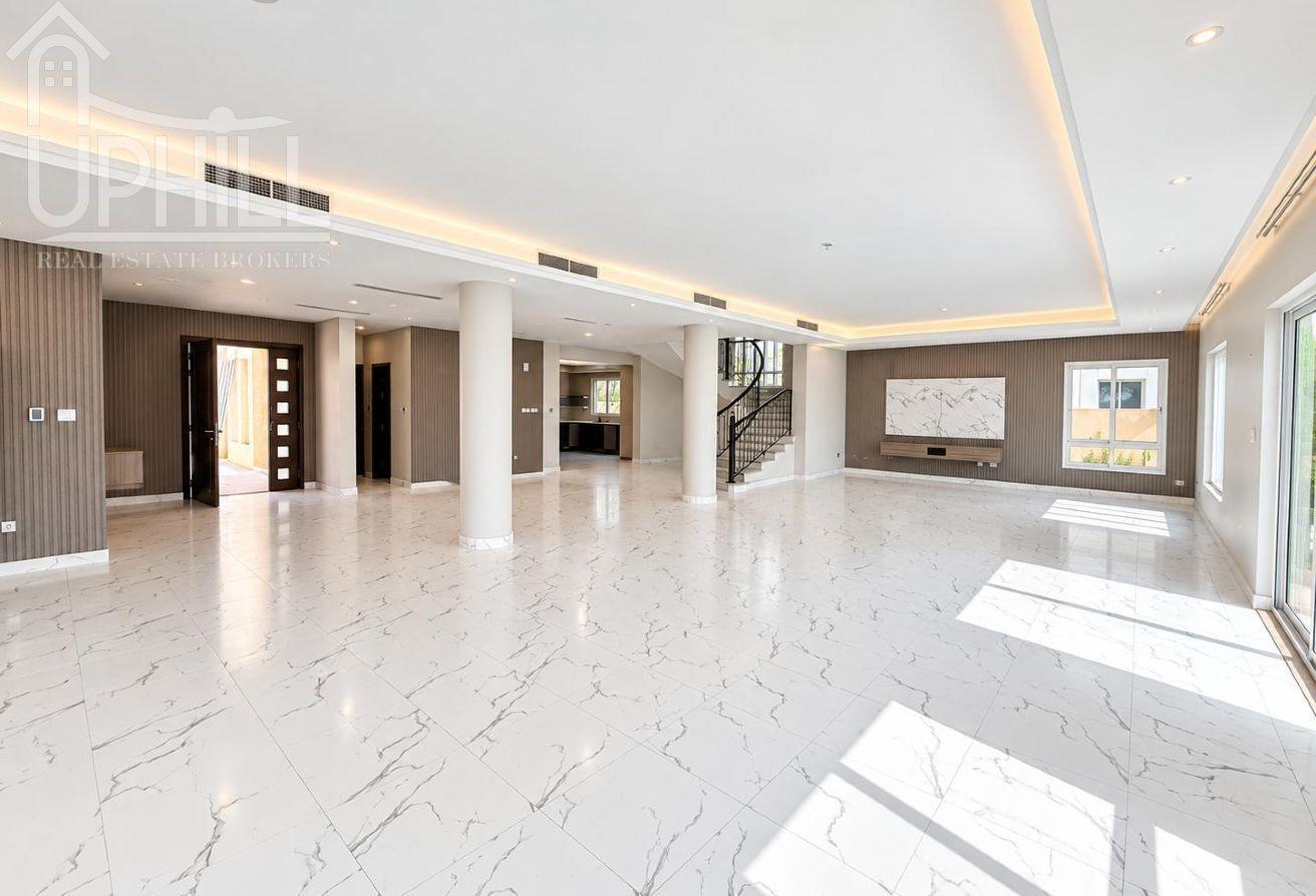 Spacious 6 Beds Independent Villa Prime Location photo 4