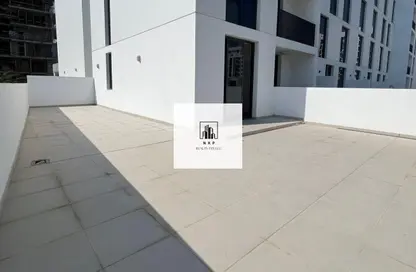 شقة - 2 غرف نوم - 2 حمامات للايجار في شقق ريحان - الجادة - الشارقة