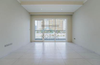 Apartment - 1 Bedroom - 2 Bathrooms for rent in Regent Court - District 14 - Jumeirah Village Circle - Dubai