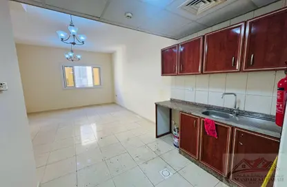 Apartment - Studio - 1 Bathroom for rent in Muwaileh 29 Building - Muwaileh - Sharjah