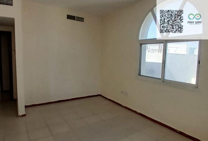 100402422 - Property Image 2