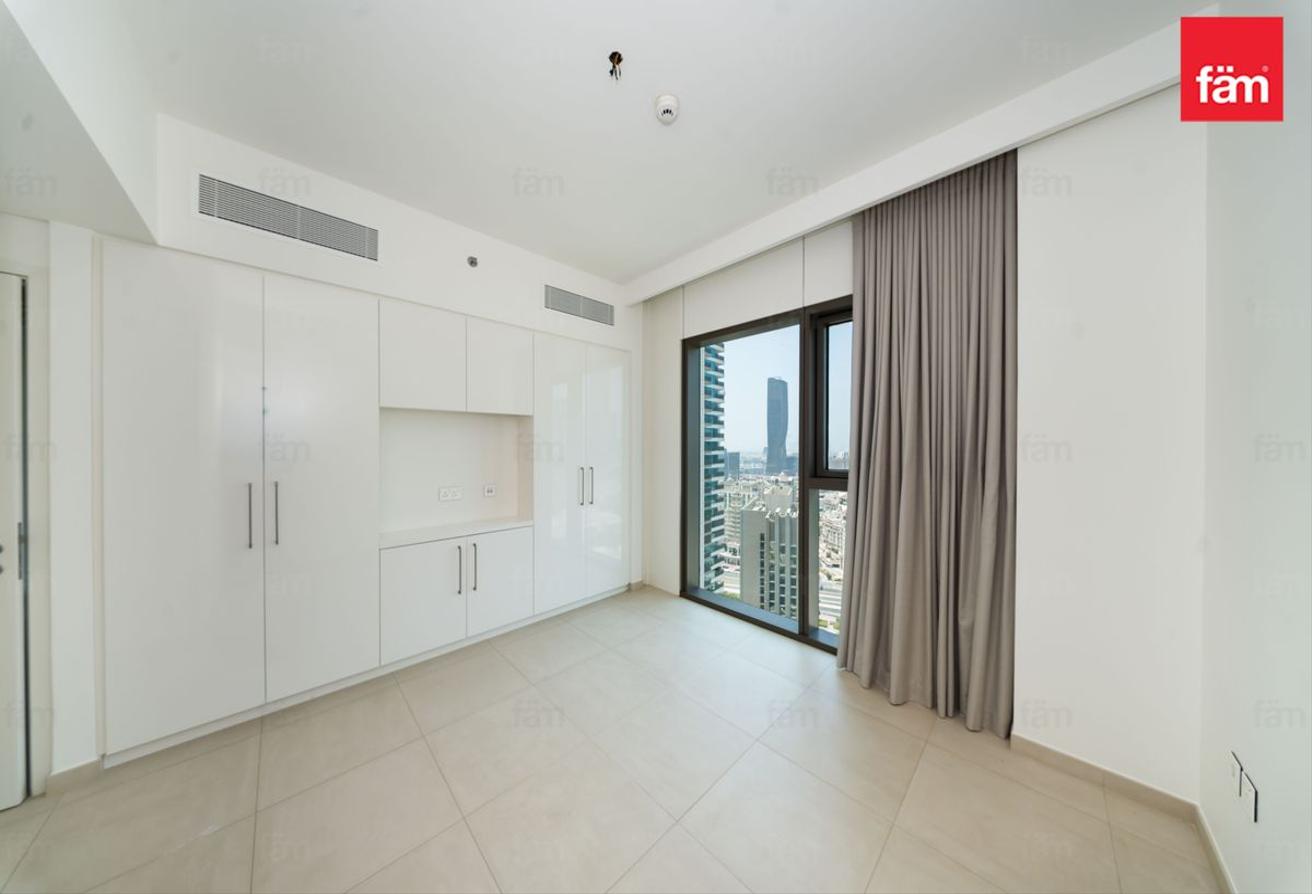 Corner Unit | Unfurnished | Burj Khalifa View photo 9