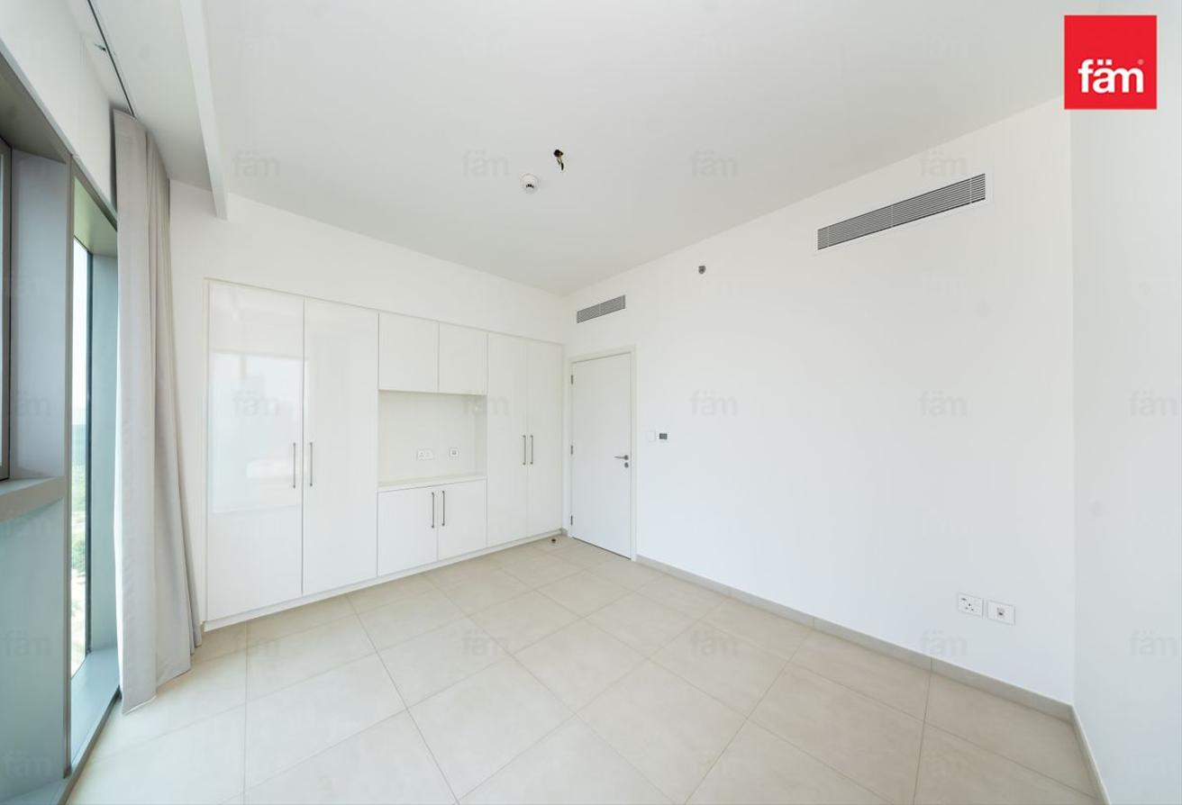 Corner Unit | Unfurnished | Burj Khalifa View photo 16