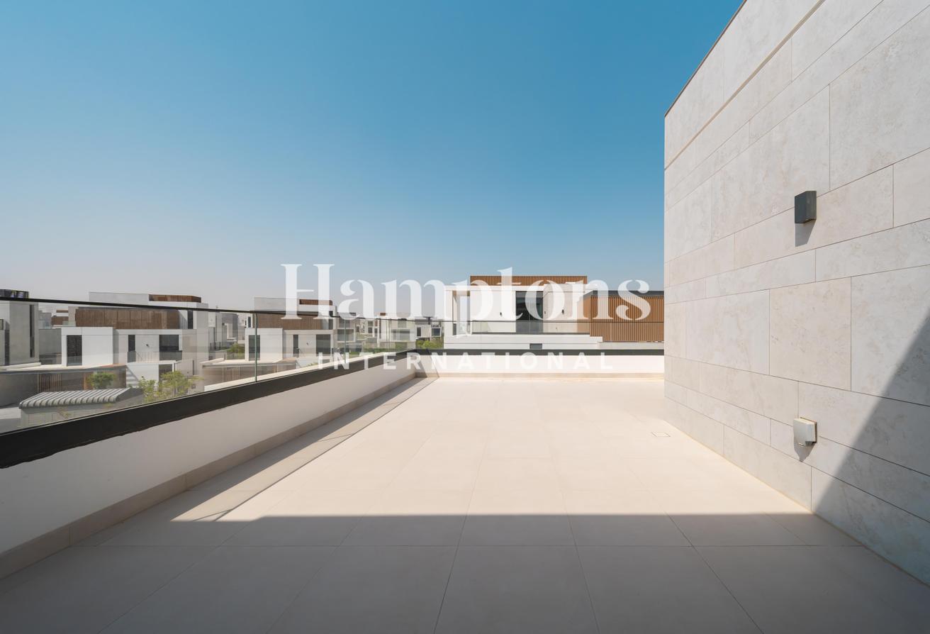 Avant-garde living | Park & Pool View | Brand New photo 26