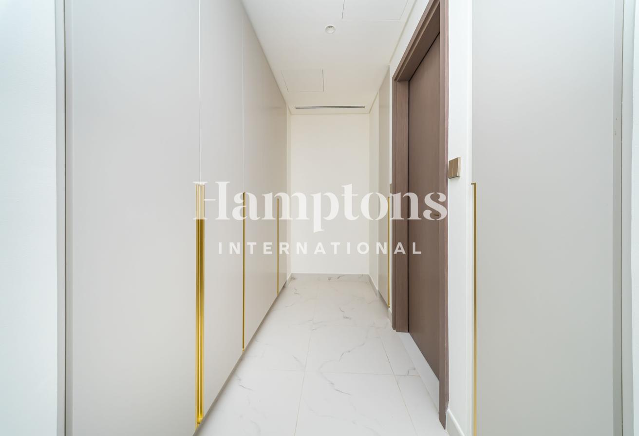 Avant-garde living | Park & Pool View | Brand New photo 15
